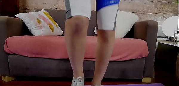  Huge Bubble Butt Tall PAWG In Tight Lycra Spandex Leggings Working Out